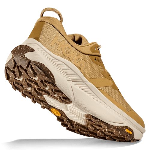 laydown image of Transport GTX Travel Sneaker