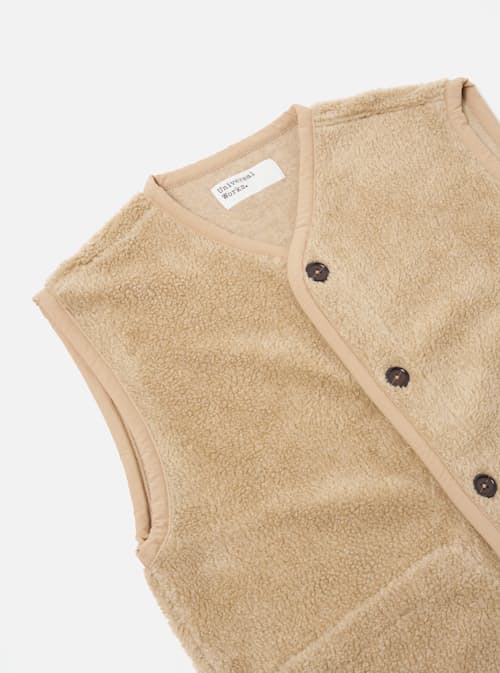 laydown detail image of Mountain Fleece Lancaster Vest