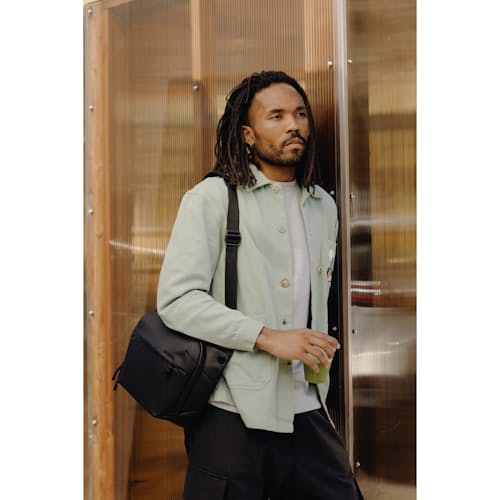 lifestyle image of Everyday Sling - 6L