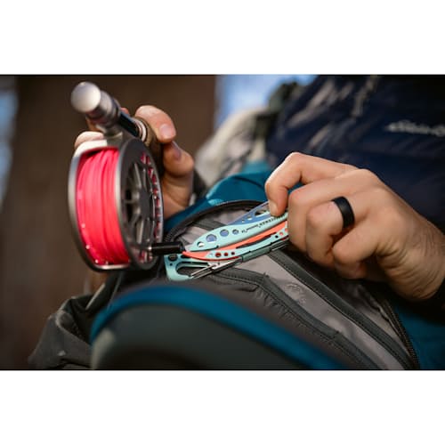 lifestyle image of Skeletool CX