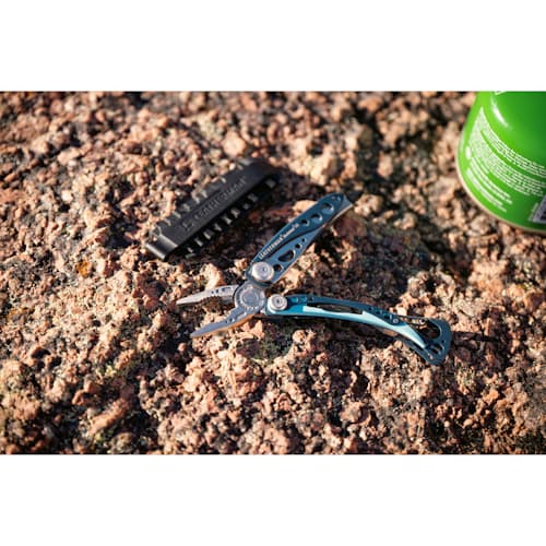lifestyle image of Skeletool CX