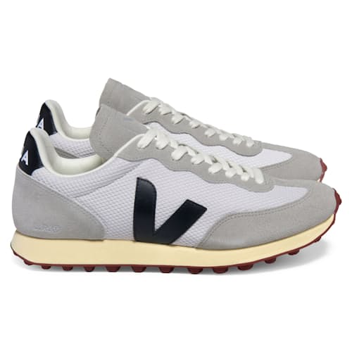 laydown image of Women's Rio Branco Sneaker