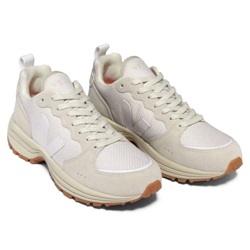 laydown image of Women's Venturi II Sneaker