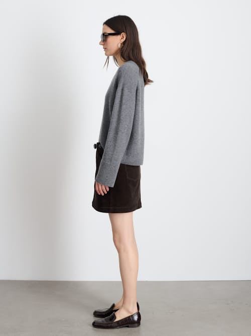 on model image of Women's Cashmere Rowan V Neck Sweater