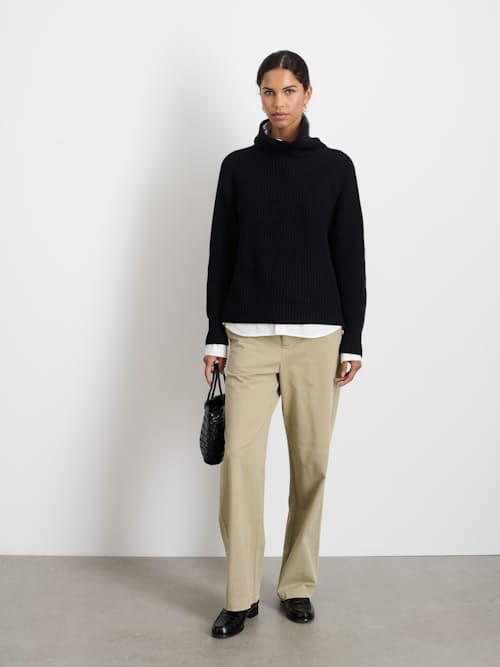 on model image of Women's Cotton Cashmere Nora Turtleneck