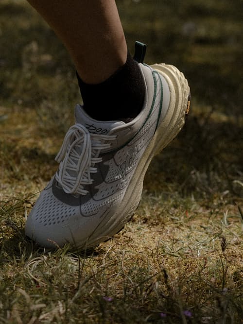lifestyle image of Classic Trail Runner