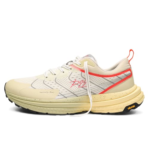 laydown image of Classic Trail Runner