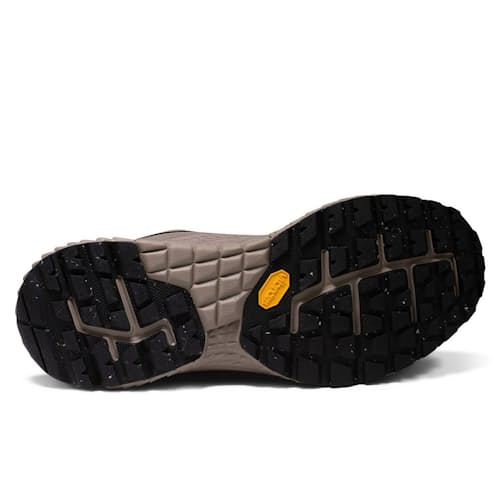laydown image of Classic Trail Runner