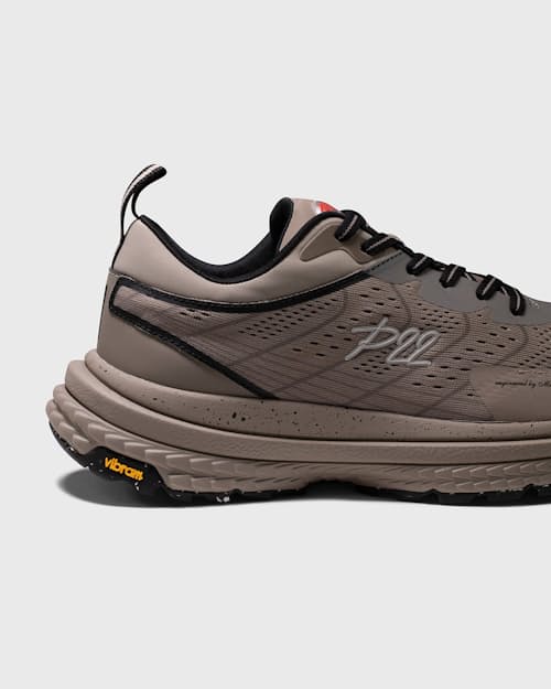 laydown detail image of Classic Trail Runner