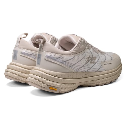 laydown image of Classic Trail Runner