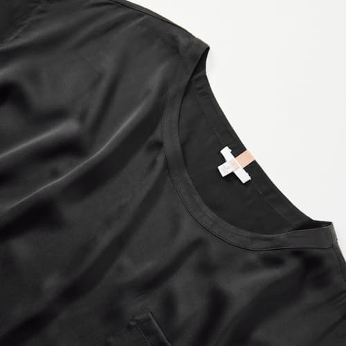 laydown detail image of Women's Washable Silk Oversized Sleep Tee