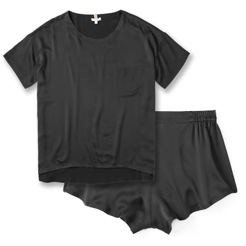 laydown image of Women's Washable Silk Tee Short Set