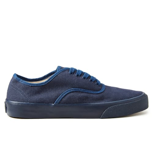 laydown image of Lot 010 Deck Shoe