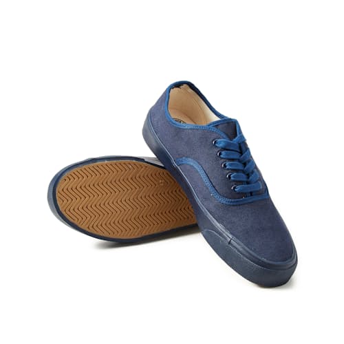 laydown image of Lot 010 Deck Shoe