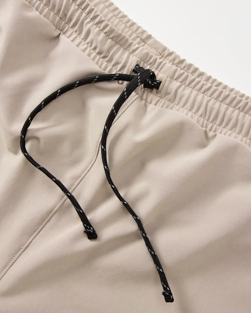 laydown detail image of Layered Pocketed Trail Shorts - 5"