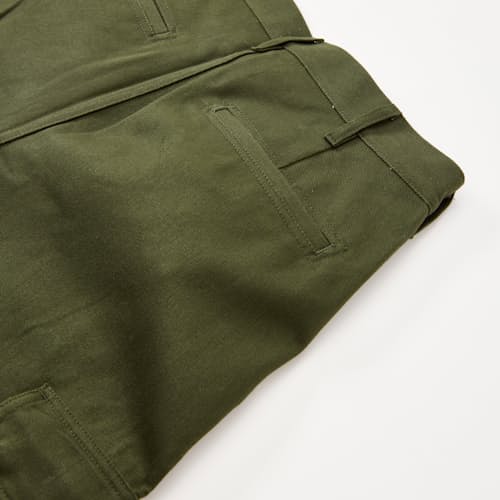 laydown detail image of Utility Cotton Twill Cargo Pant
