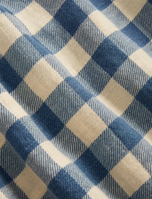 laydown detail image of Women's Plaid Cotton-Linen Shirt