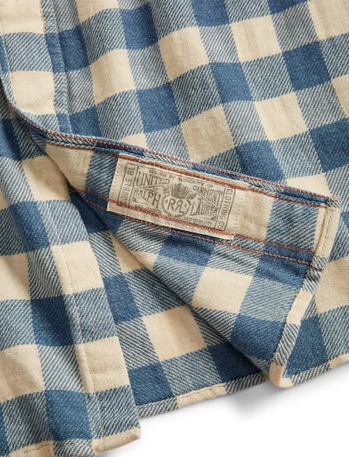 laydown detail image of Women's Plaid Cotton-Linen Shirt