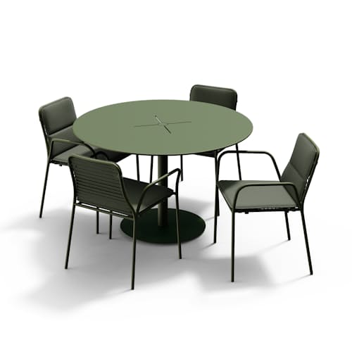 lifestyle image of XY Outdoor Dining Set