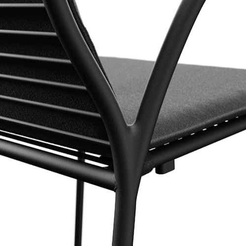 lifestyle image of XY Outdoor Dining Set