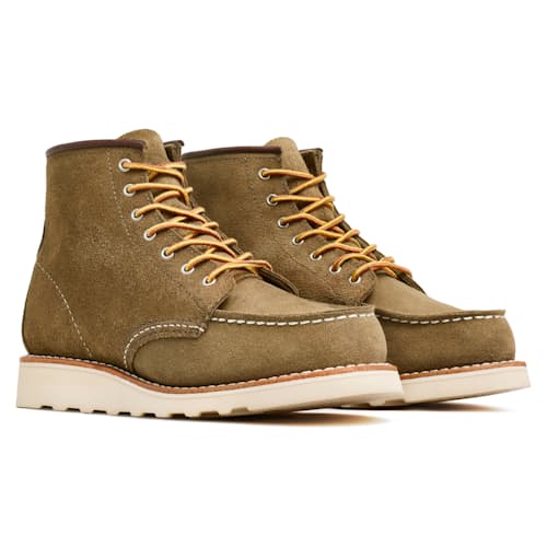 laydown image of Women's 6-Inch Classic Moc Boot