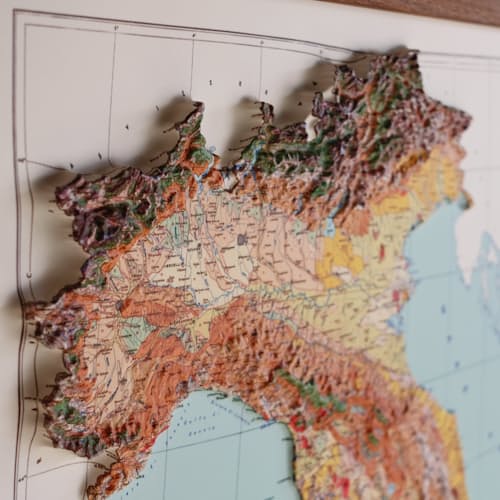 laydown detail image of Italy 1966 3D Raised Relief Map