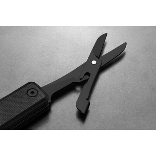 lifestyle image of The Ellis Multi Tool Knife