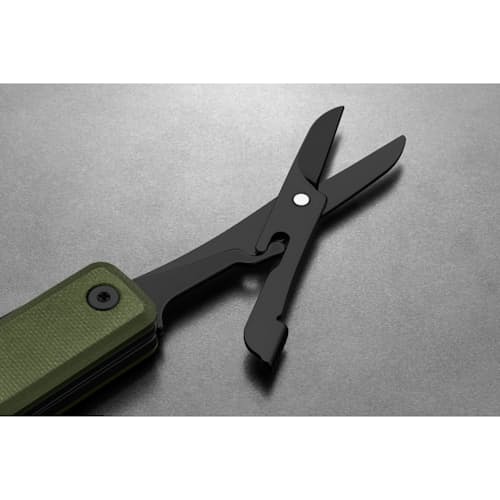 lifestyle image of The Ellis Multi Tool Knife