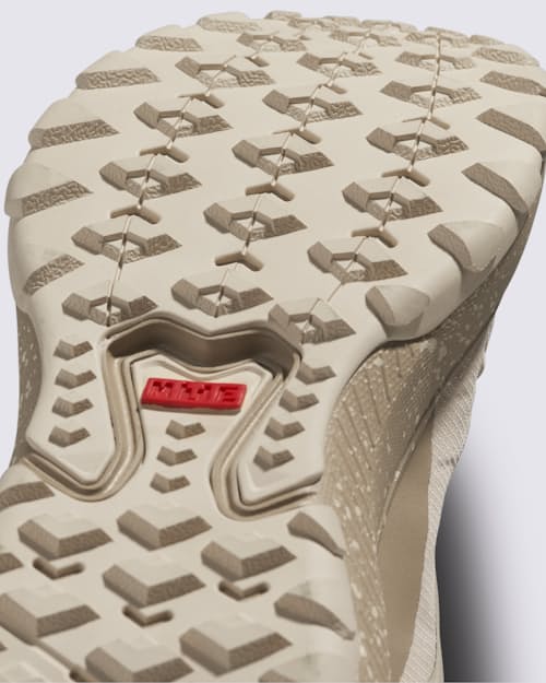 laydown detail image of MTE Crosspath Low Trail Sneaker