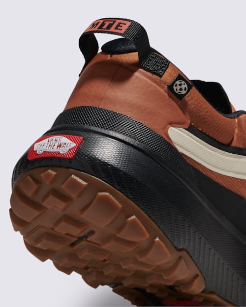 laydown detail image of MTE Crosspath Low Trail Sneaker