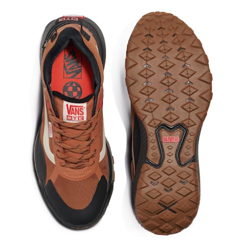 laydown image of MTE Crosspath Low Trail Sneaker