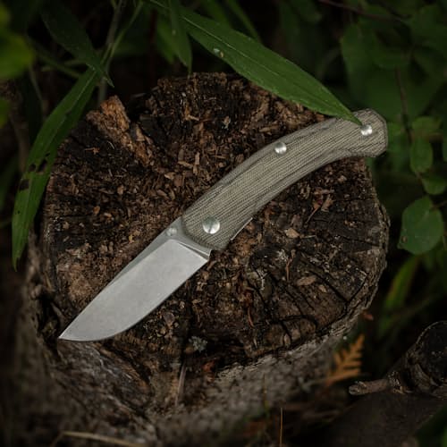 lifestyle image of Ace Iona V2 Pocket Knife
