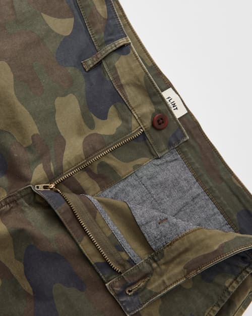 laydown detail image of 365 Chino Short - 5"
