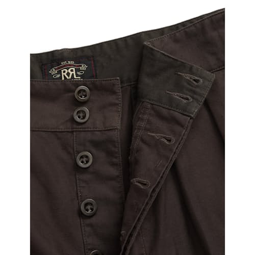 laydown detail image of Hawkes Cotton Linen Pleated Short