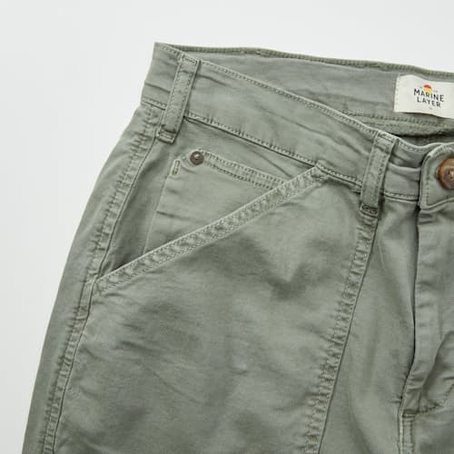 laydown detail image of Breyer Relaxed Utility Pant