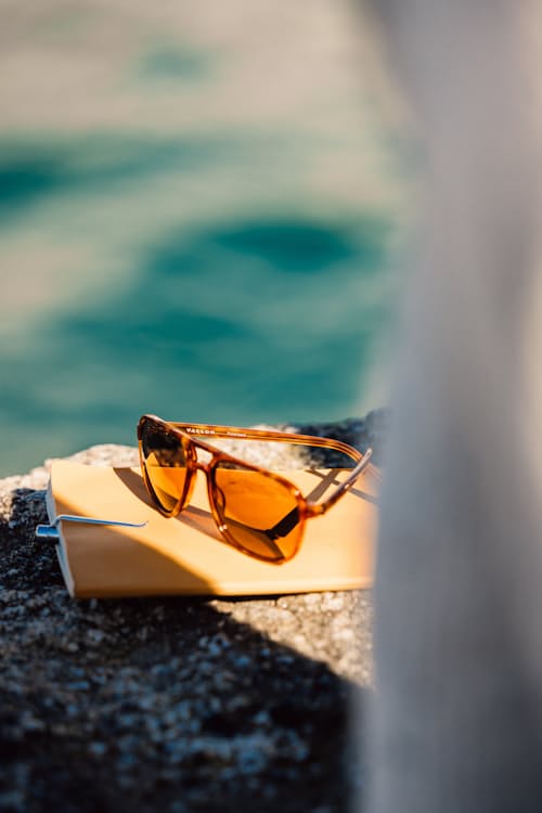 lifestyle image of Howlin' Sunglasses