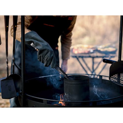 lifestyle image of Open Fire Gloves