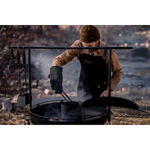 lifestyle image of Open Fire Gloves