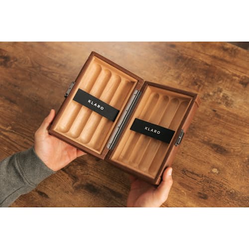 lifestyle image of Maxwell 8-Cigar Travel Case
