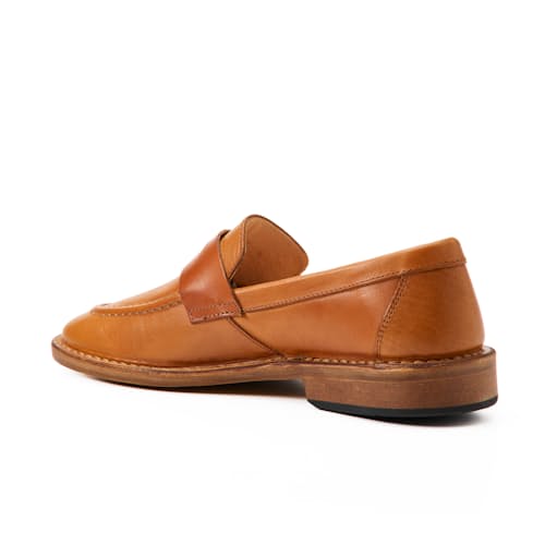 laydown image of Fastflex Leather Loafer