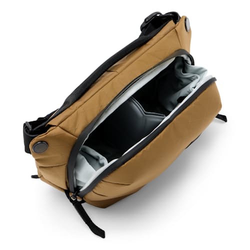 laydown image of Everyday Sling - 3L