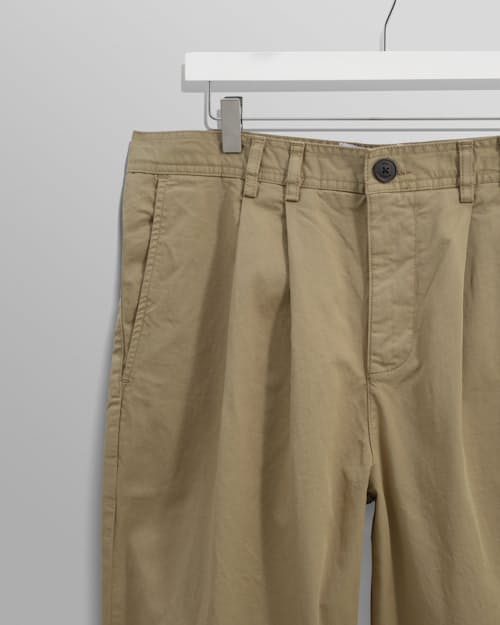 laydown detail image of Raleigh Pleated Tapered Pant