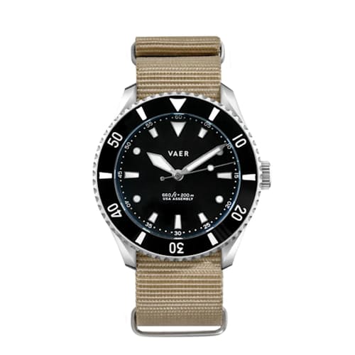 laydown image of D4 Meridian Solar 38mm Dive Watch
