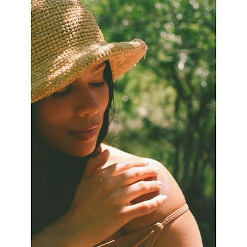 lifestyle image of Moisturizing Sunscreen - SPF30