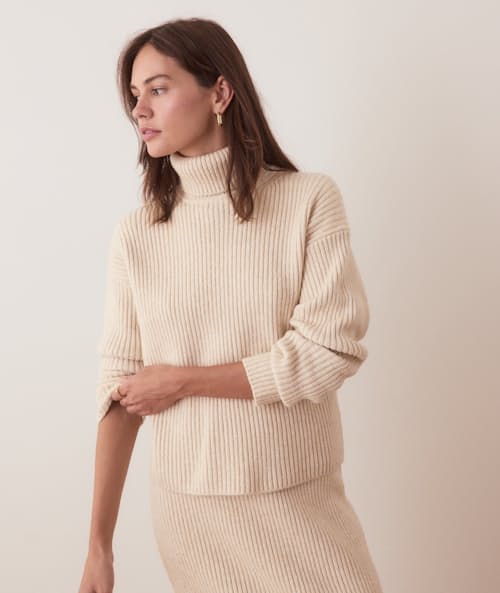 on model image of Women's Isla Knit Turtleneck