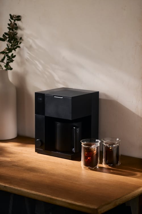 lifestyle image of Aiden Coffee Brewer