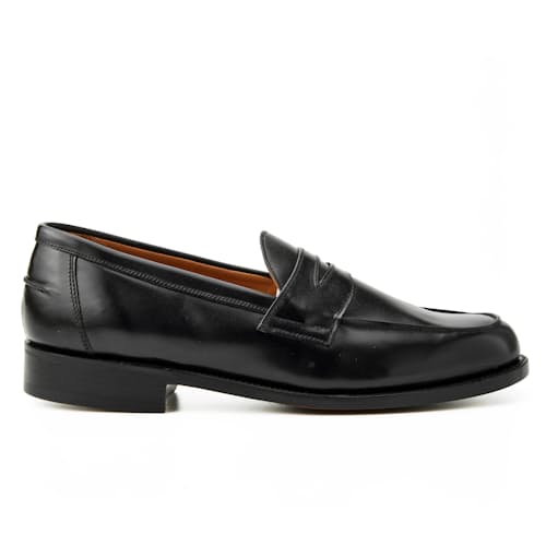 laydown image of Madrid Loafer