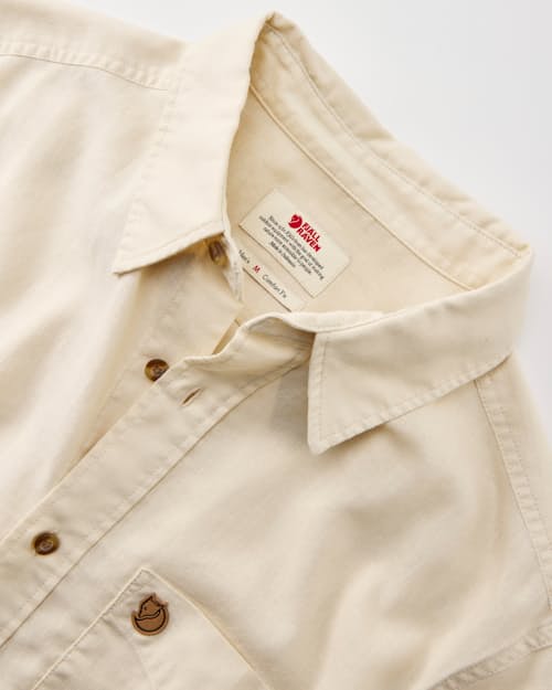 laydown detail image of Ovik Travel Short Sleeve Shirt