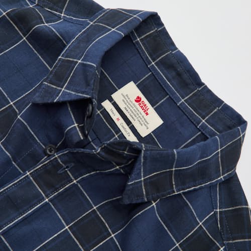 laydown detail image of Ovik Travel Short Sleeve Shirt
