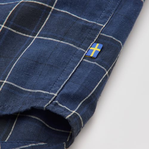 laydown detail image of Ovik Travel Long Sleeve Shirt